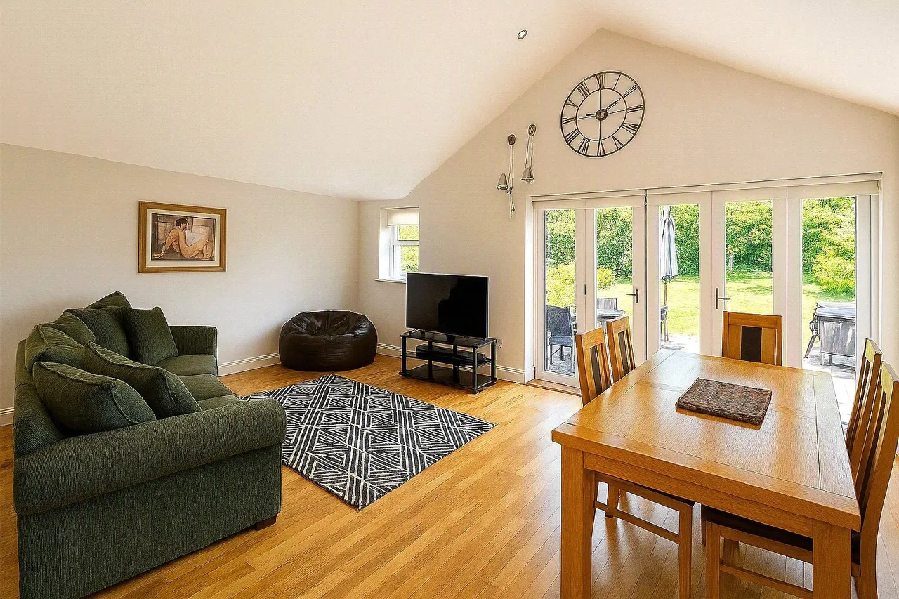 Salisbury Road, Cressington Park, L19, photo 5