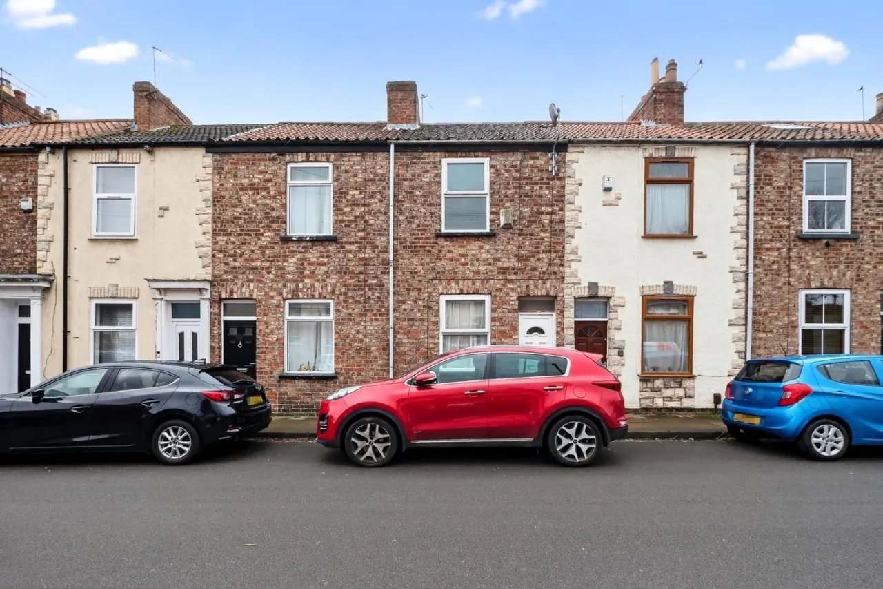 2 bed house for sale — Field View, York