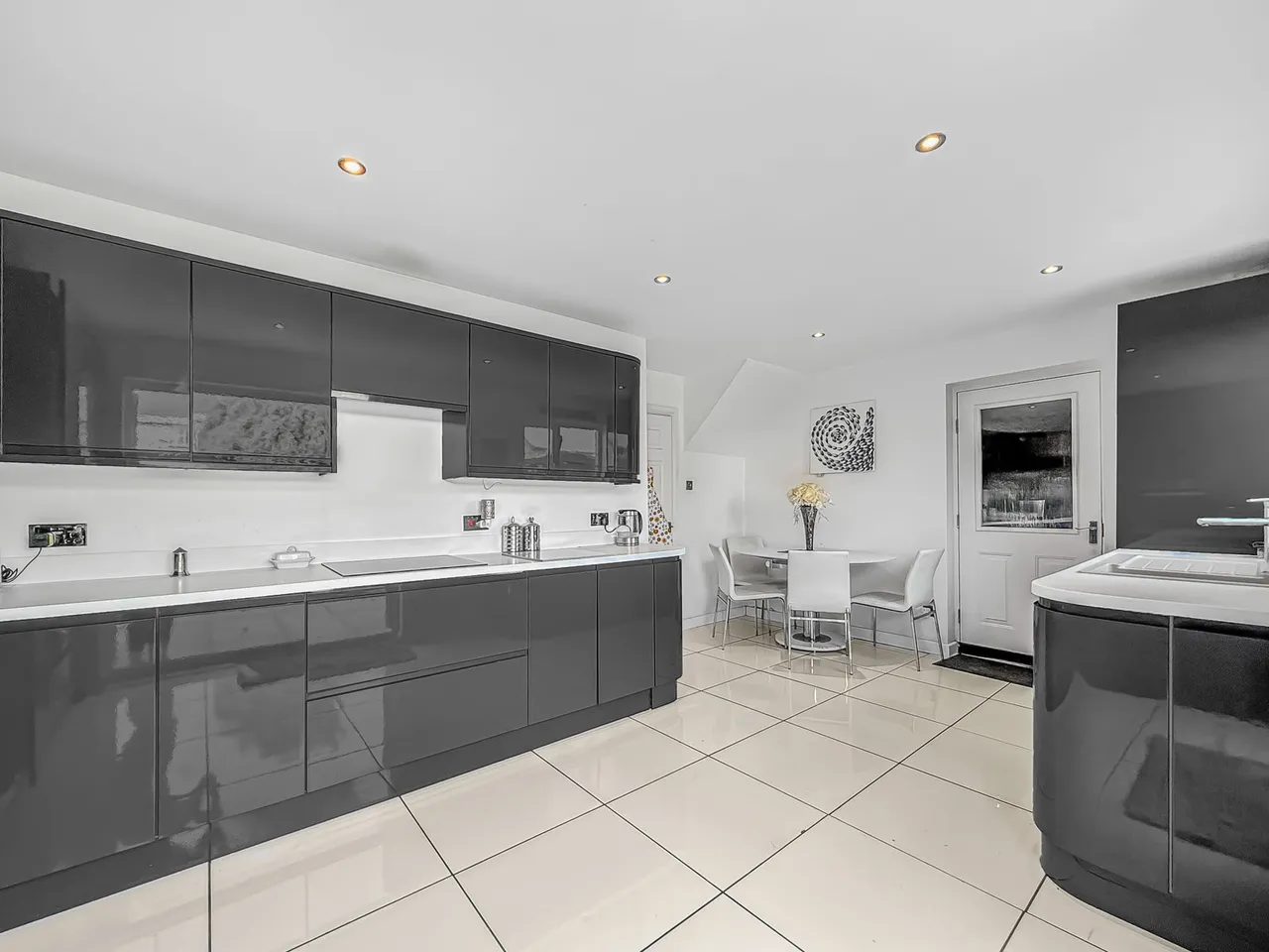 Middle Combe Drive, Roundswell, Barnstaple, North Devon, photo 4