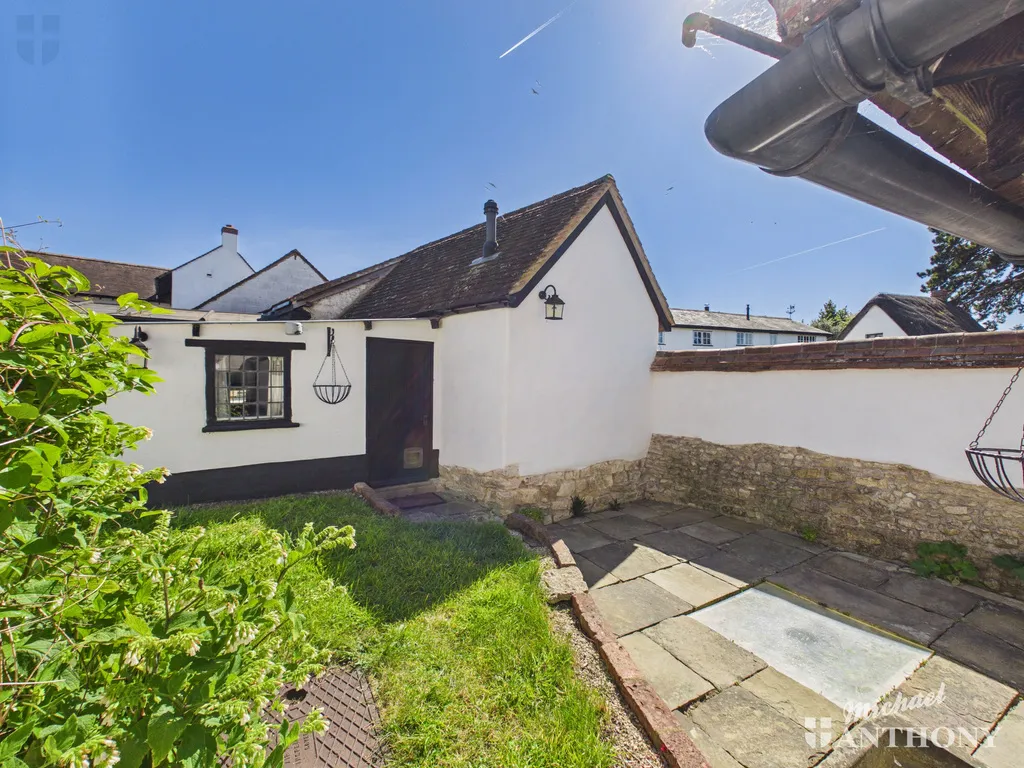 1 Aylesbury Road, Cuddington, Aylesbury, HP18 0BD, photo 5
