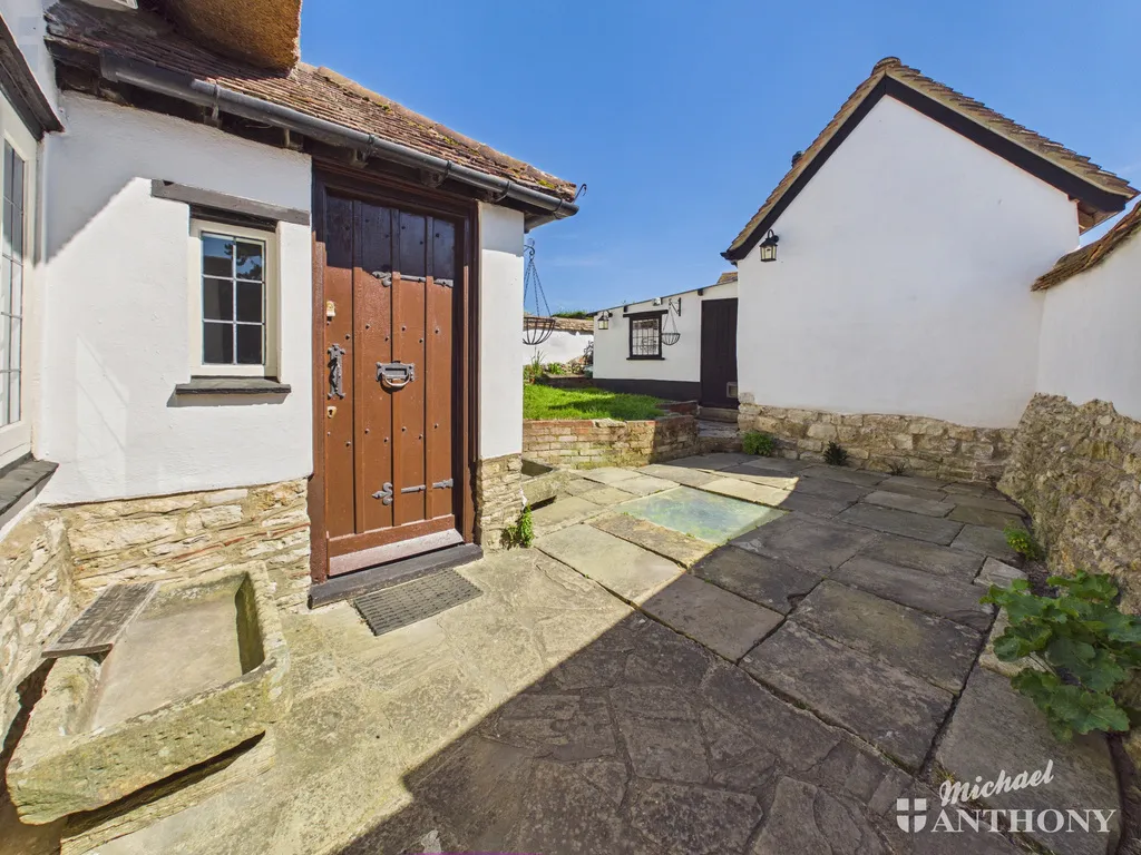 1 Aylesbury Road, Cuddington, Aylesbury, HP18 0BD, photo 16