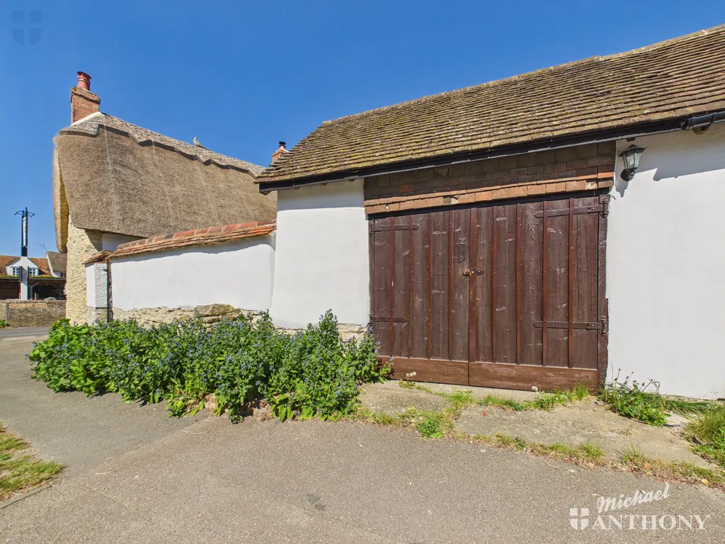 1 Aylesbury Road, Cuddington, Aylesbury, HP18 0BD, photo 10