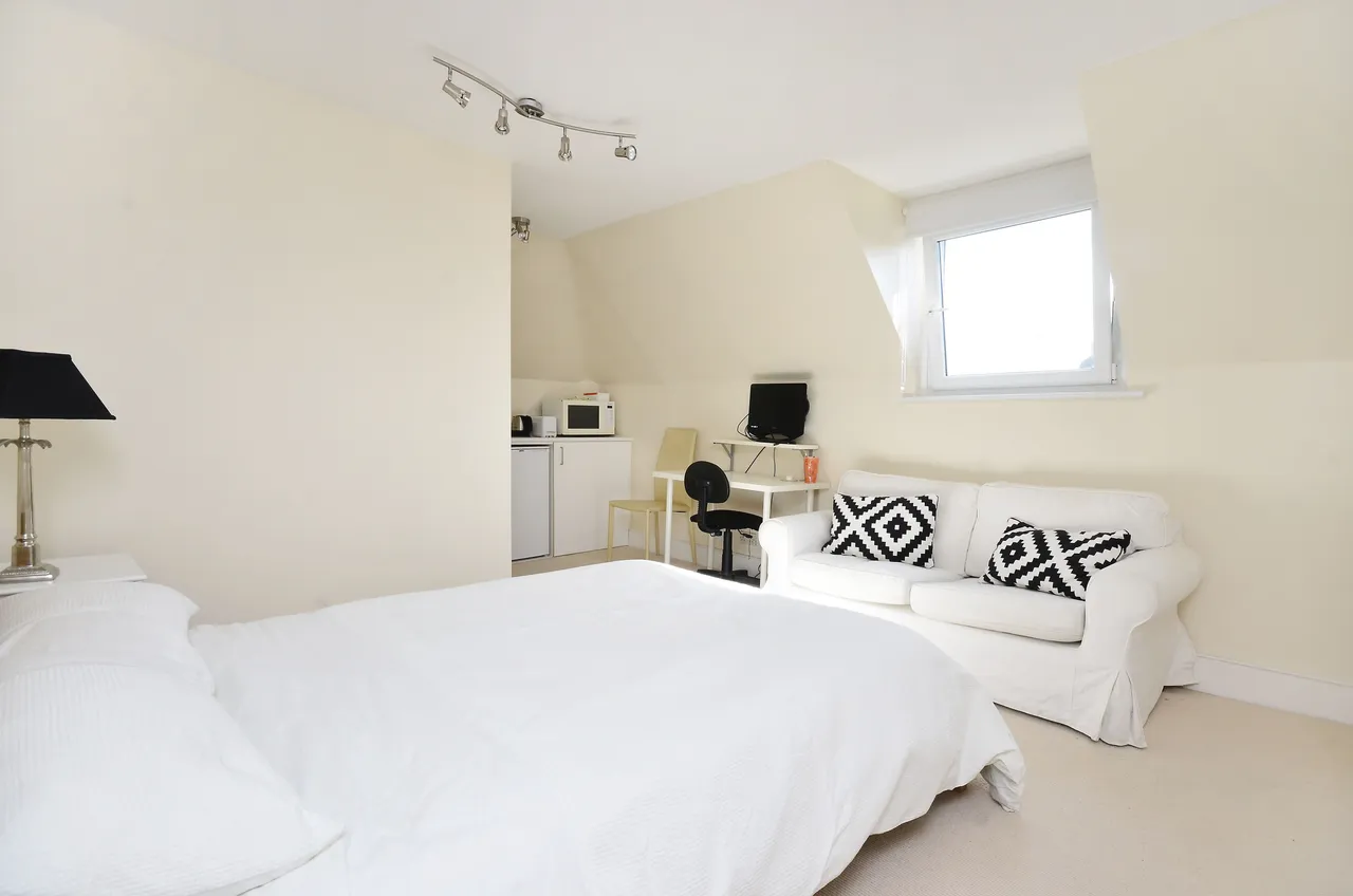 London, SW18, photo 19