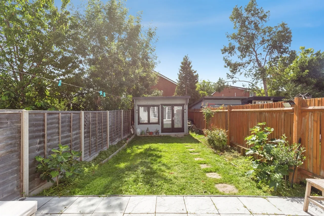 Palmer Avenue, Bushey, WD23, photo 4