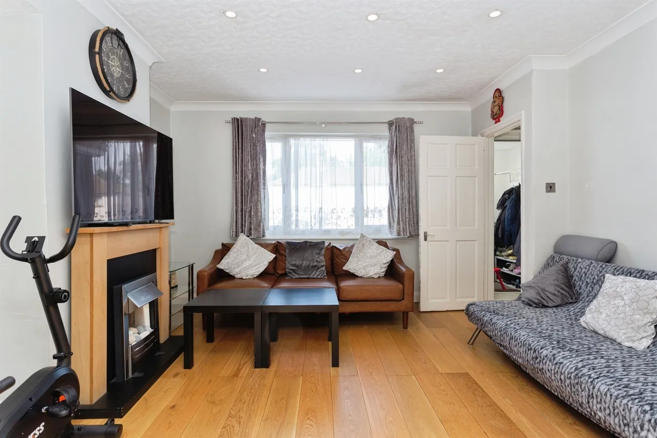 Palmer Avenue, Bushey, WD23, photo 7