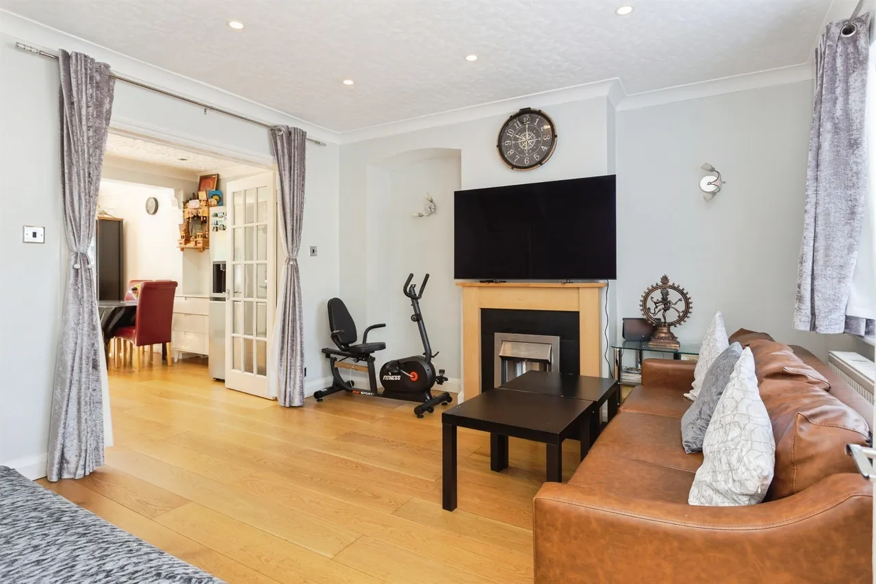 Palmer Avenue, Bushey, WD23, photo 3