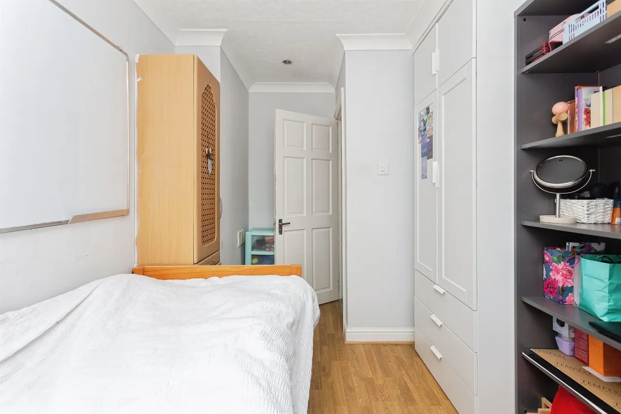 Palmer Avenue, Bushey, WD23, photo 16