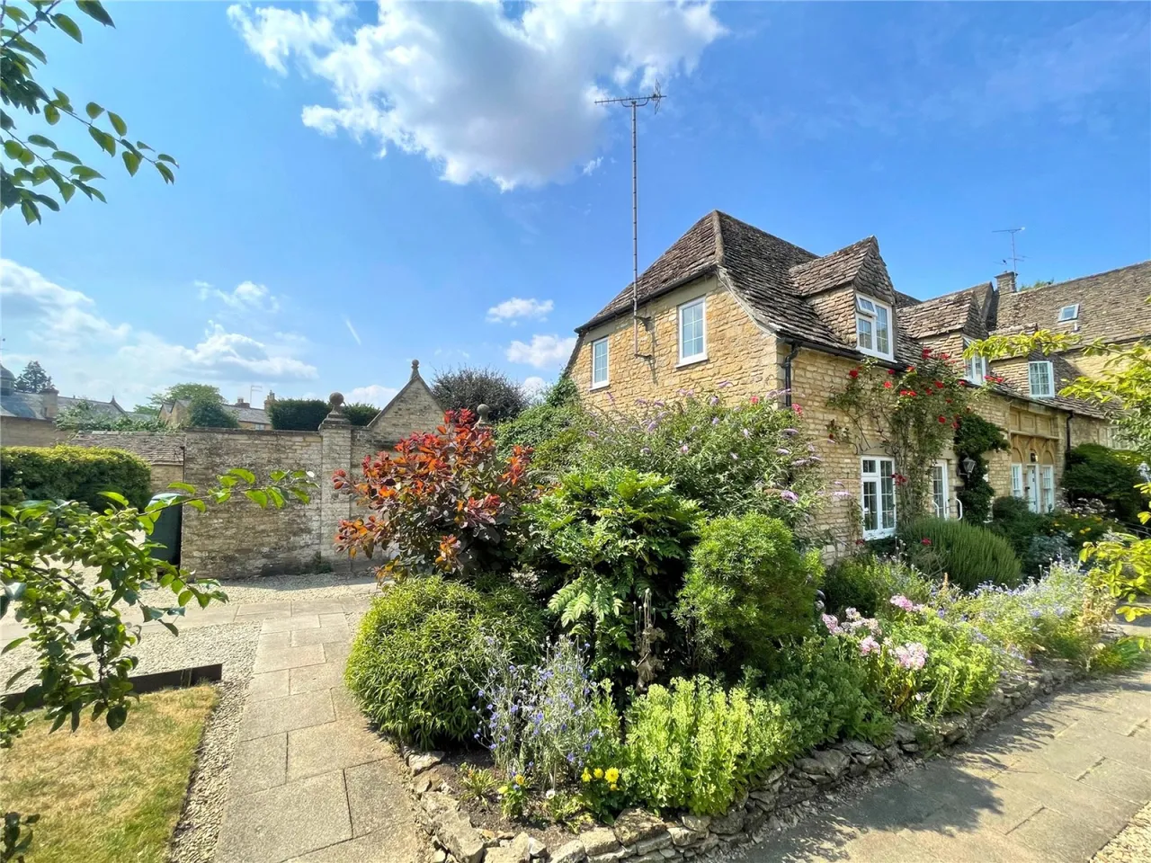 Coxwell Court, Cirencester, GL7, photo 20