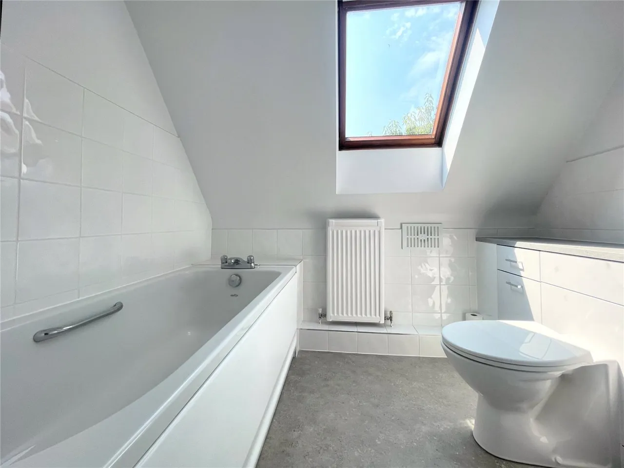 Coxwell Court, Cirencester, GL7, photo 17