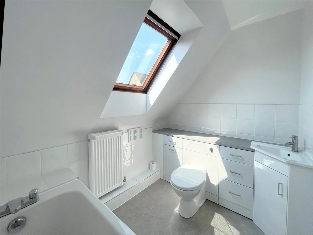 Coxwell Court, Cirencester, GL7, photo 19