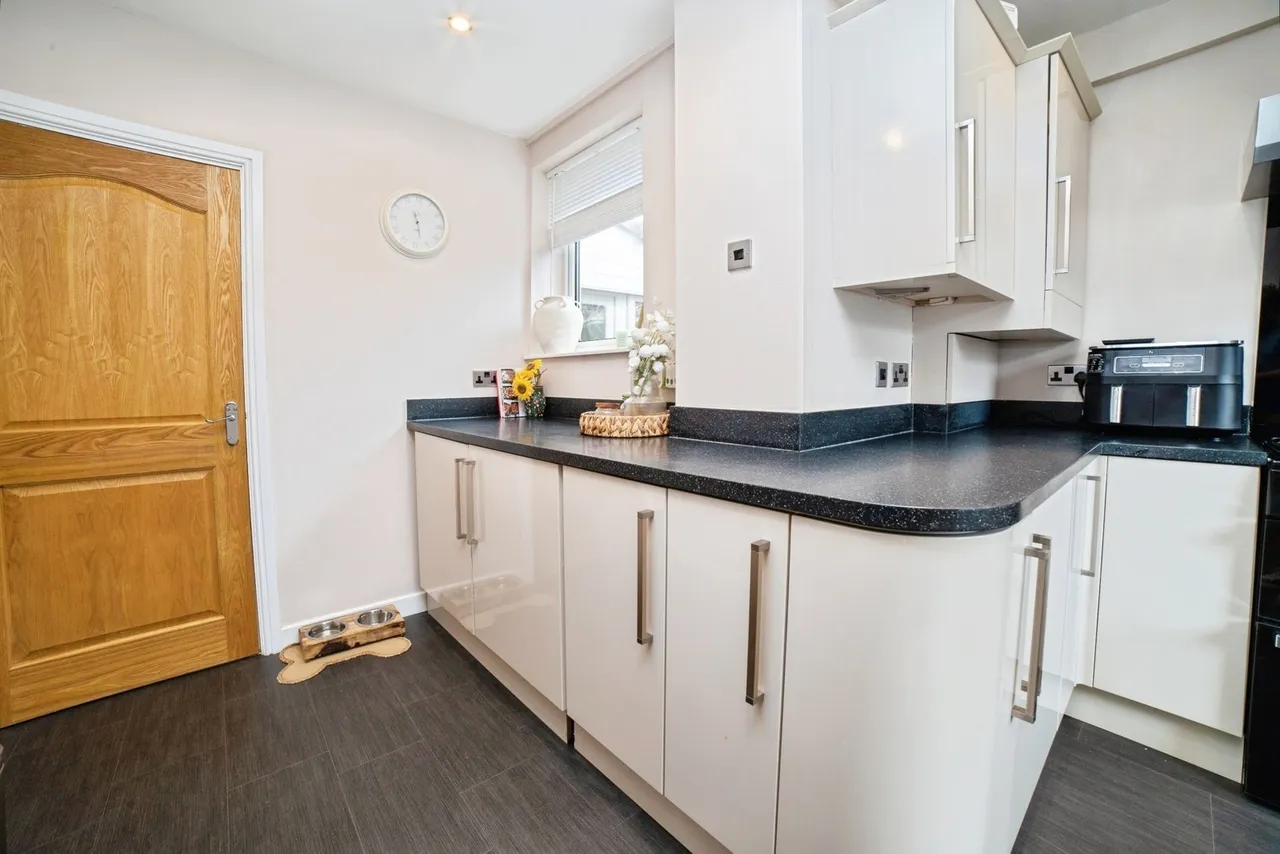 Quarrydale Road, Sutton-in-Ashfield, Nottinghamshire, NG17, photo 6