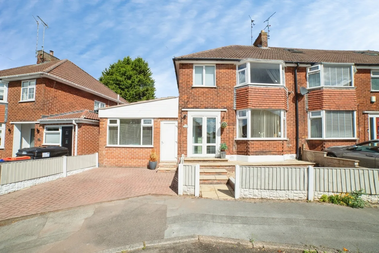 3 bed house for sale — Quarrydale Road, Sutton-in-Ashfield, Nottinghamshire, NG17