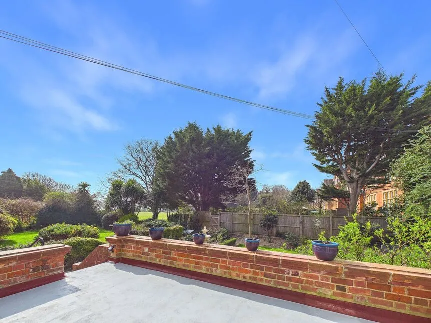 Earls Avenue, Folkestone, Kent, CT20, photo 5