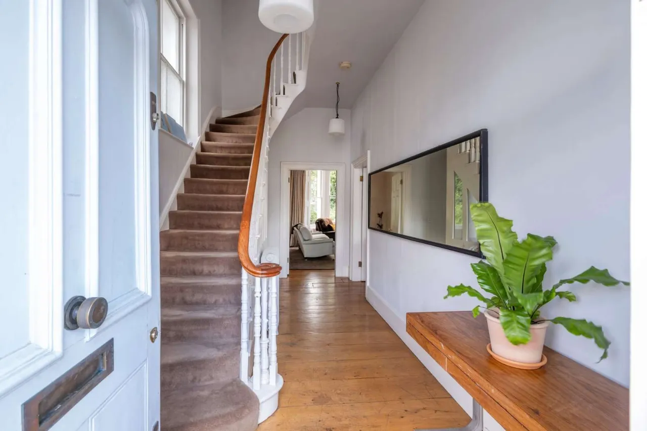 King Henry's Road, Primrose Hill, London, NW3 3QR, photo 2