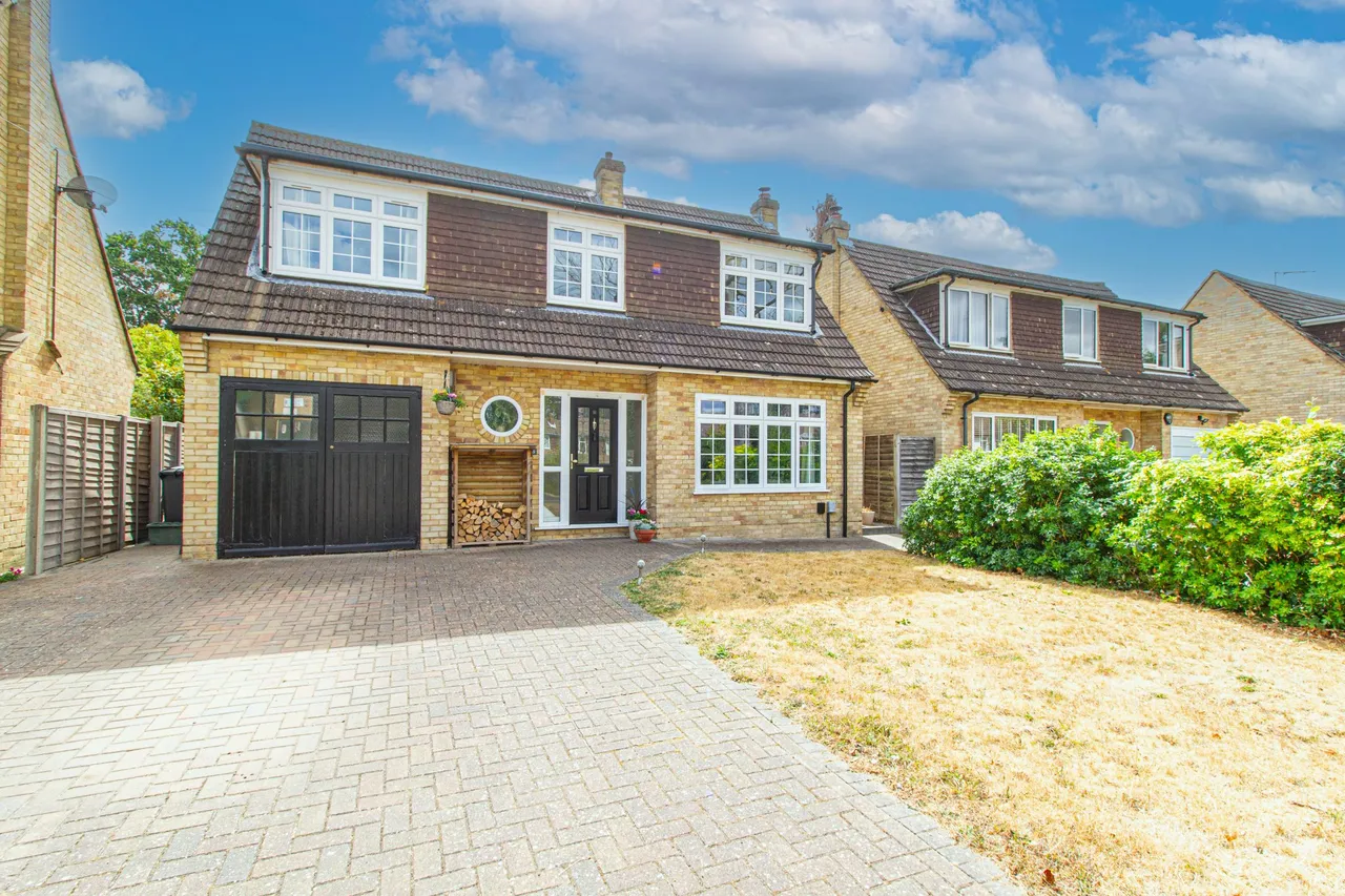 4 bed house for sale — Frere Avenue, Fleet, GU51 5AW