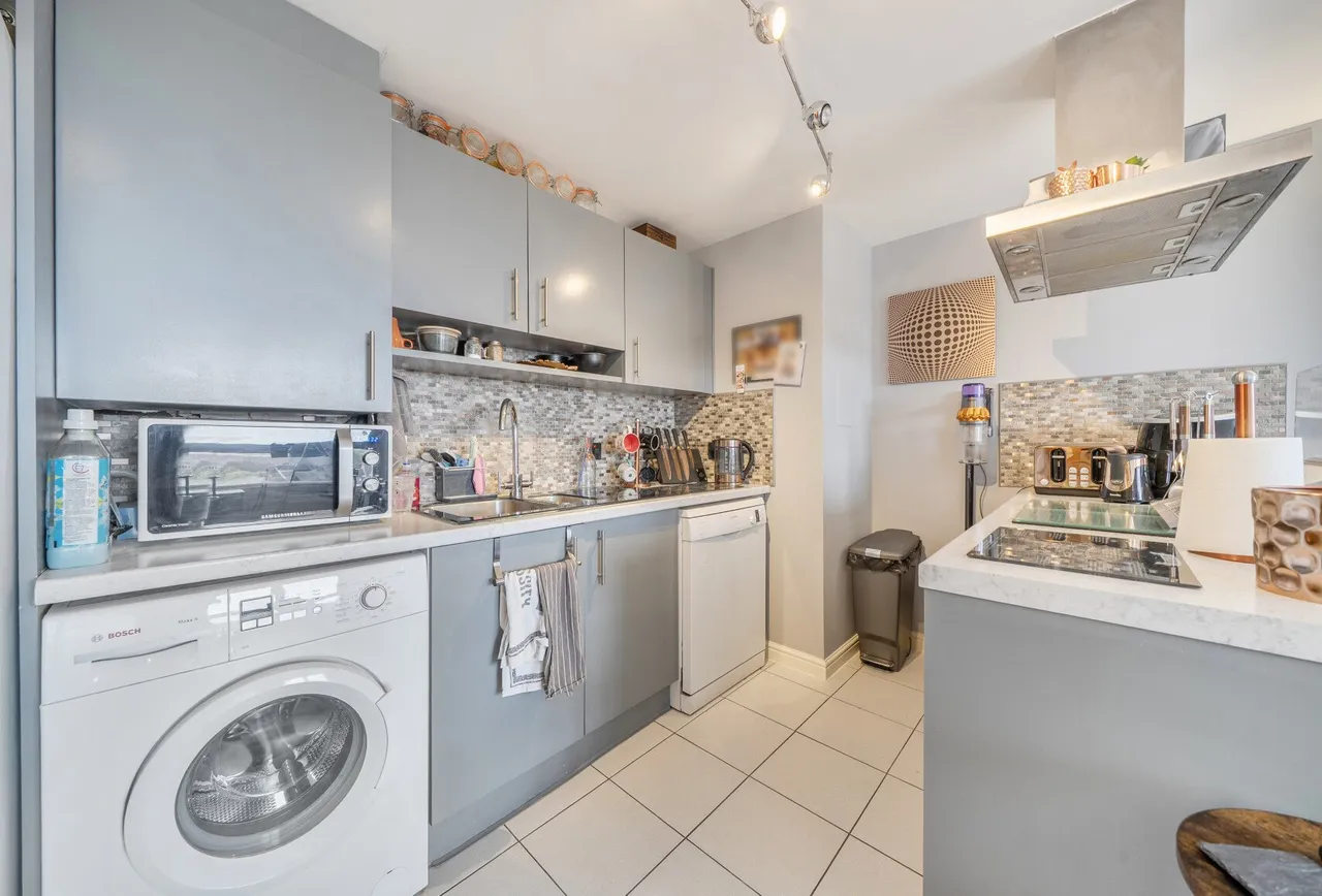 Throwley Way, Sutton, SM1 4FD, photo 4