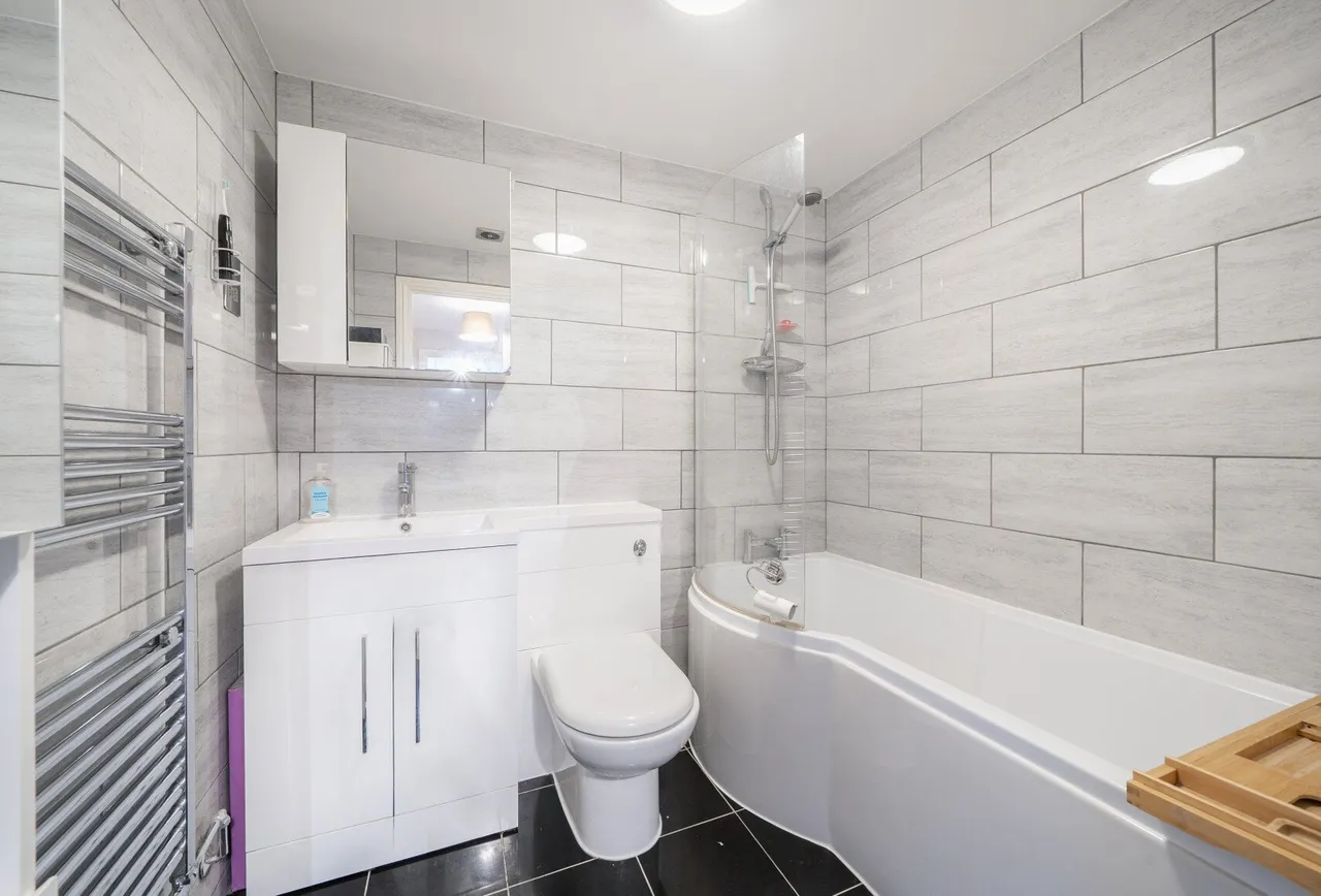 Throwley Way, Sutton, SM1 4FD, photo 7