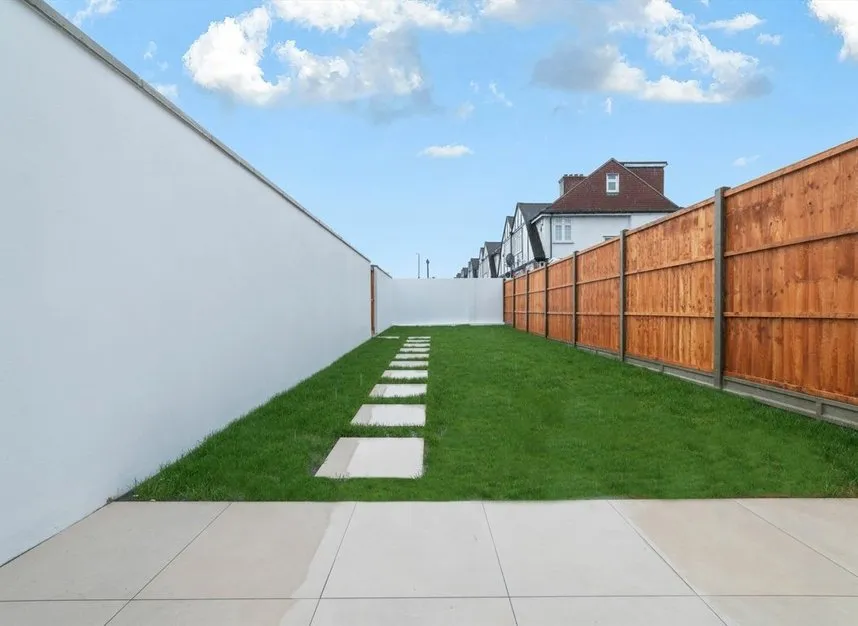 Florence Avenue, Morden, SM4, photo 9