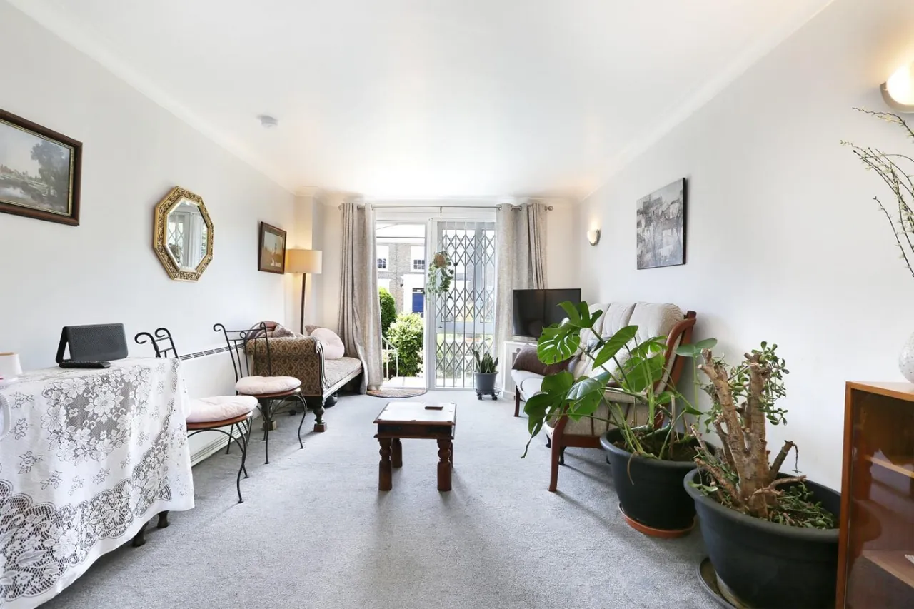 1 bed house for sale — Jews Walk, London