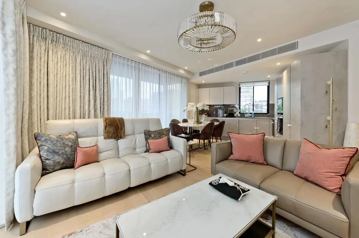 3 bed flat to rent, Sutherland Street, London, SW1V