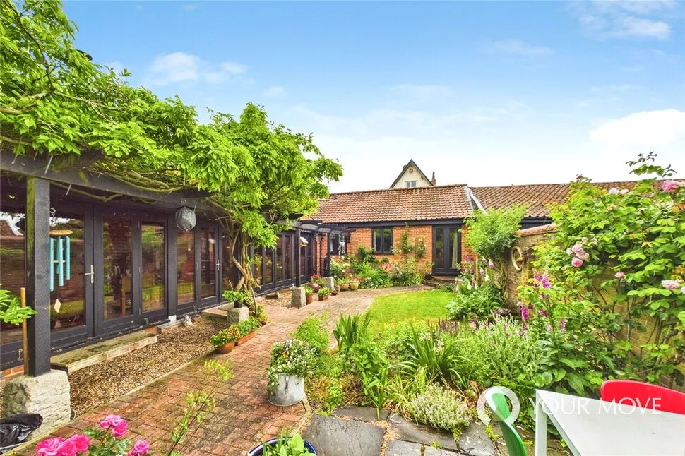 Clintergate Road, Redenhall, Norfolk, IP20, photo 8