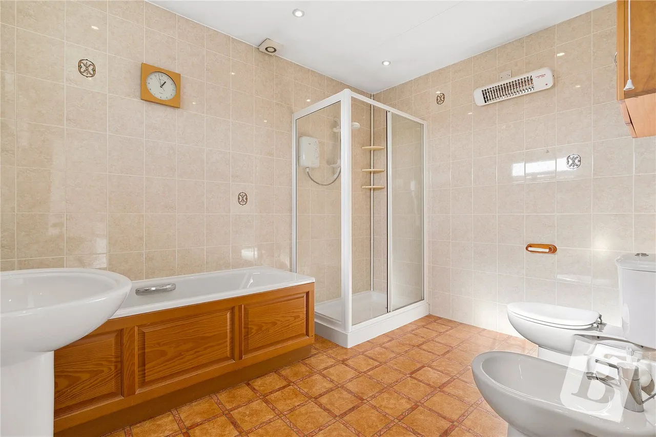 St. Marys Lane, Upminster, RM14, photo 14