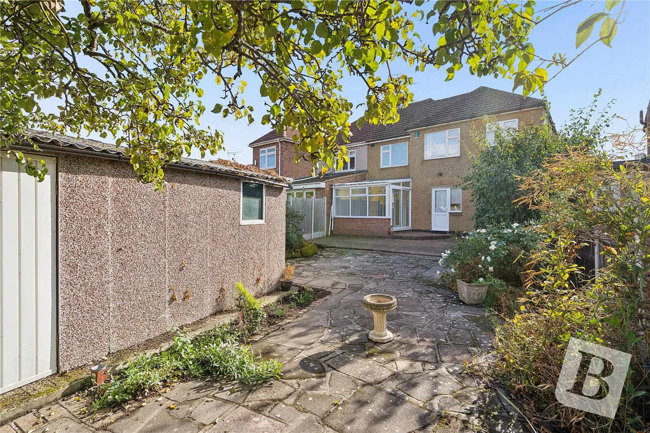 St. Marys Lane, Upminster, RM14, photo 16