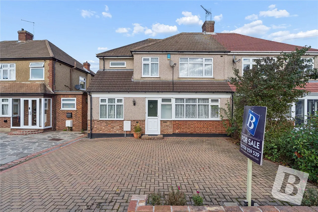 St. Marys Lane, Upminster, RM14, photo 18