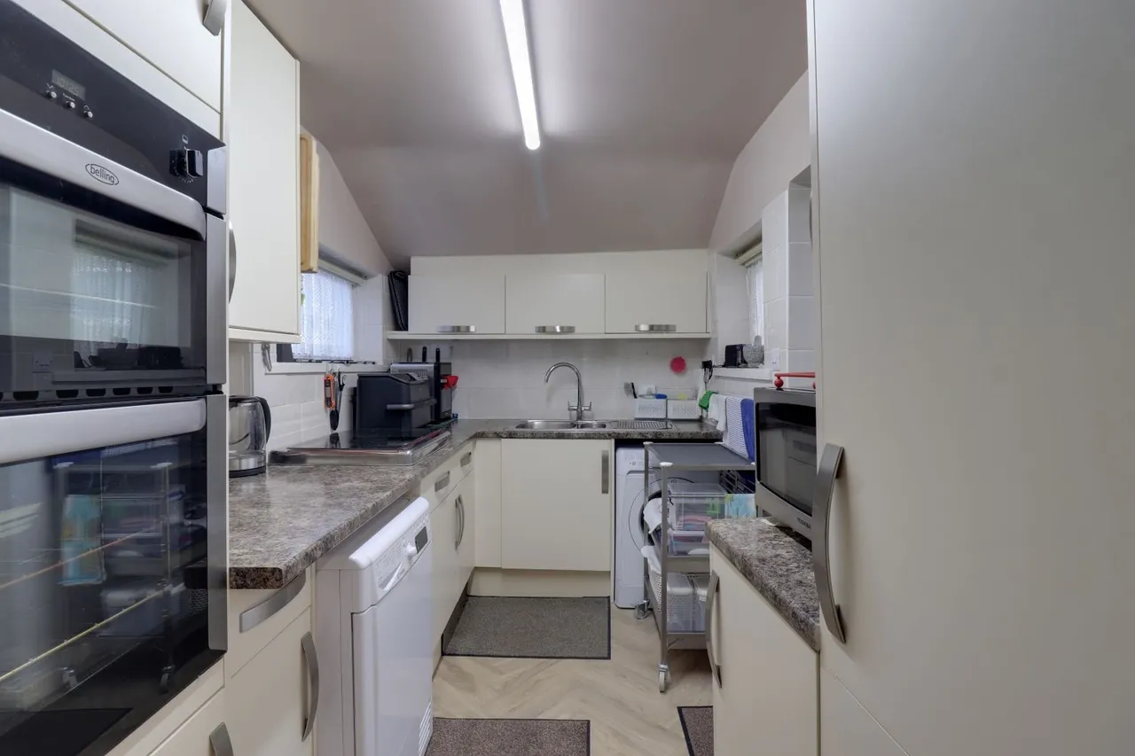 Adelaide Street, Todmorden, OL14, photo 7