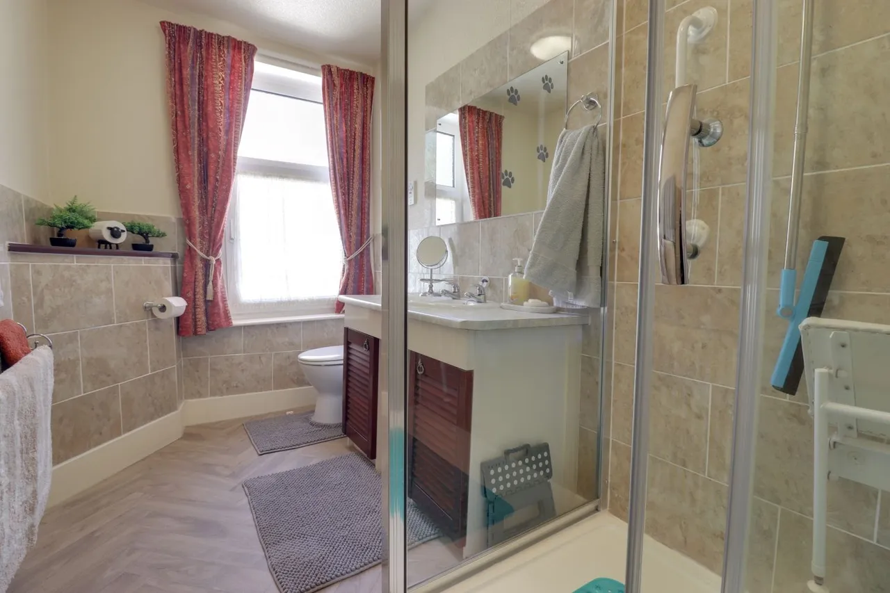 Adelaide Street, Todmorden, OL14, photo 12
