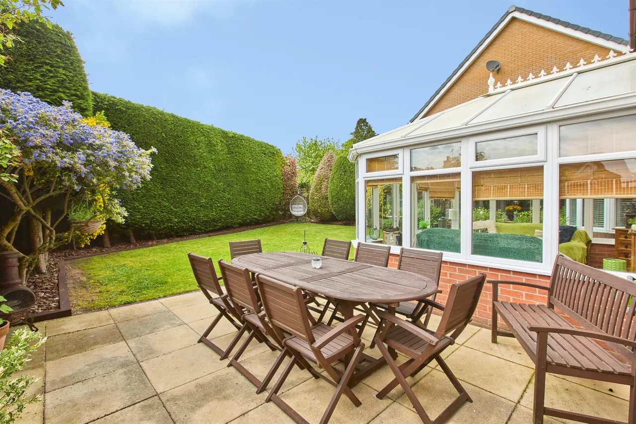Cloisters Court, Oakwood, DERBY, photo 9