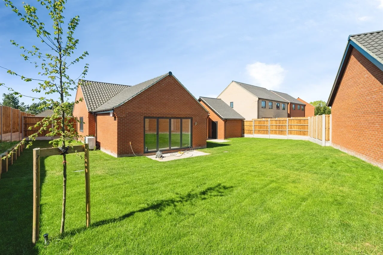 Jubilee Way, Holton, Halesworth, photo 2