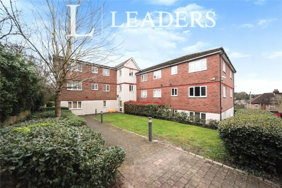 2 bed flat for sale, Treetop Close, Luton, LU2