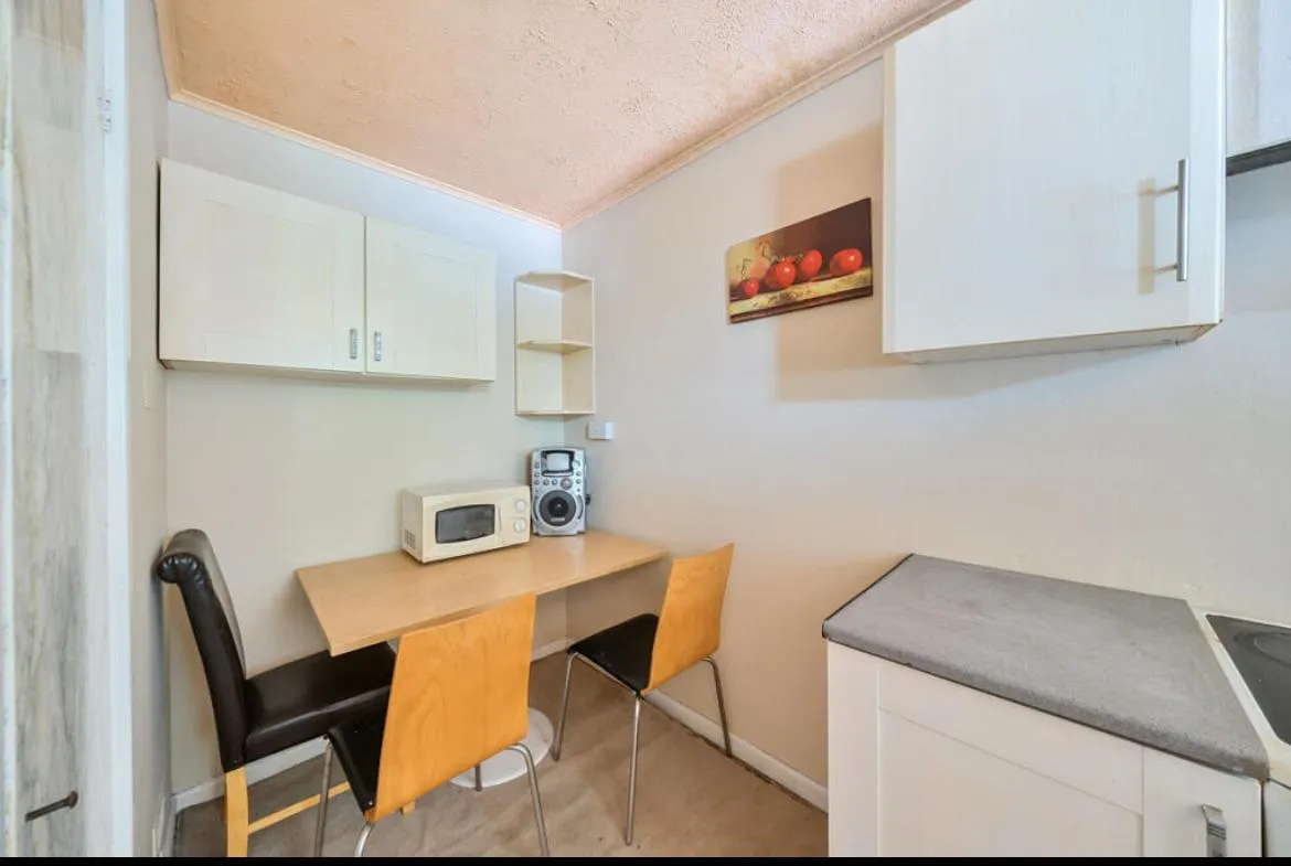 Milwards, Harlow, CM19, photo 4