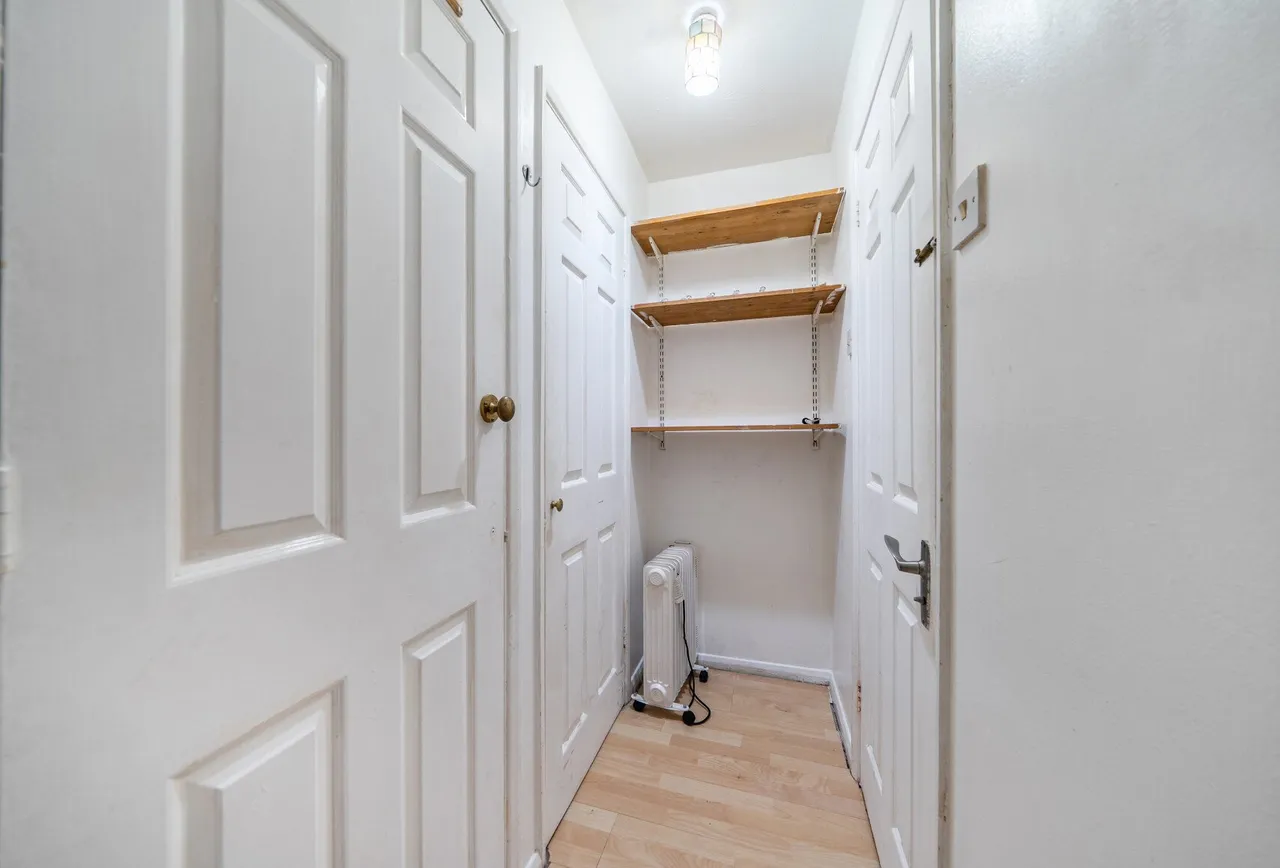 Colwyn Green, Snowdon Drive, NW9 7RB, photo 4