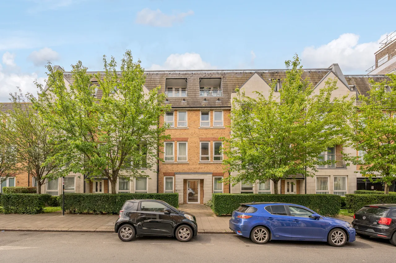2 bed flat for sale — 3 Westwood House, 47 Old Devonshire Road, London