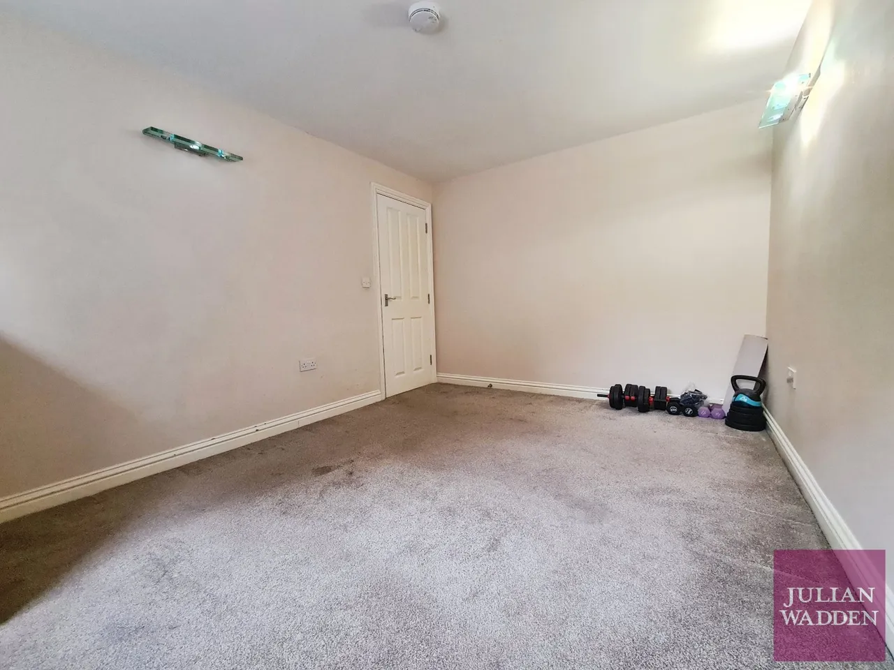 Wood Street, Glossop, SK13, photo 7