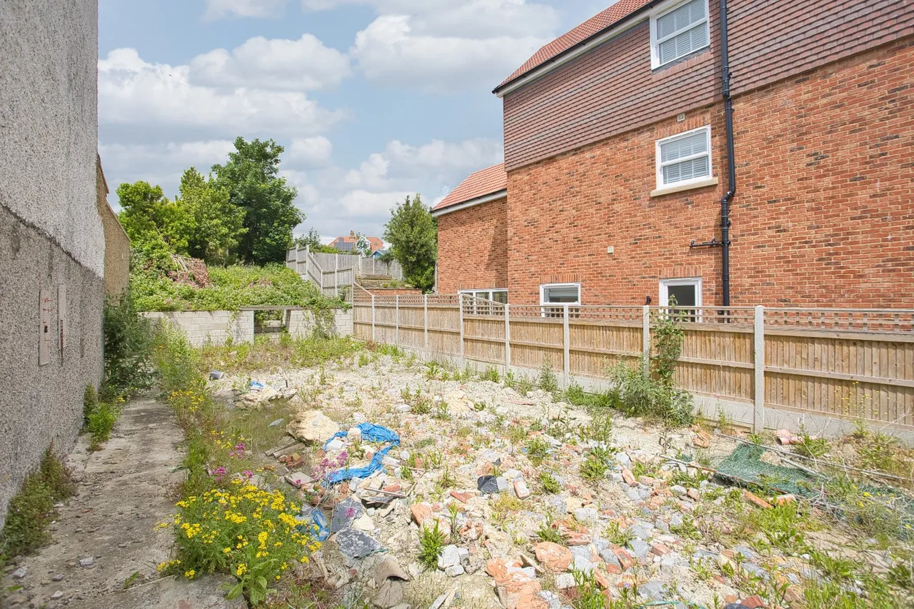 Wear Bay Crescent, Folkestone, CT19, photo 4