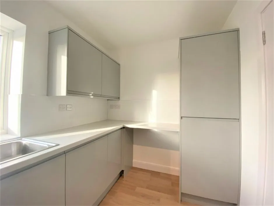 Pield Heath Road, UB8, photo 6