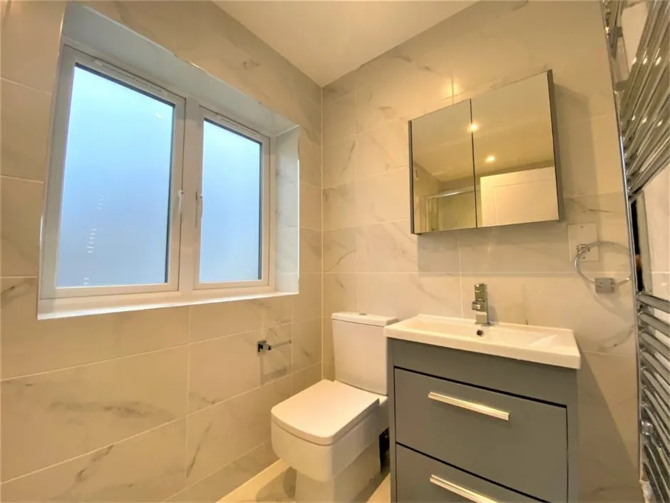 Pield Heath Road, UB8, photo 4