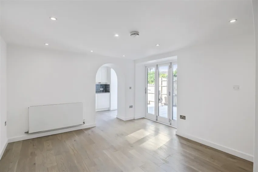 Silverthorne Road, Clapham, SW8, photo 3