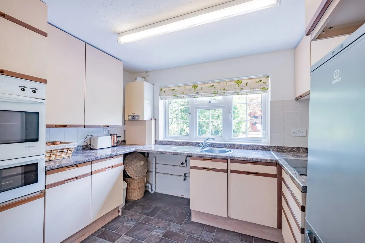 Wellesley Close, Crowborough, TN6, photo 11