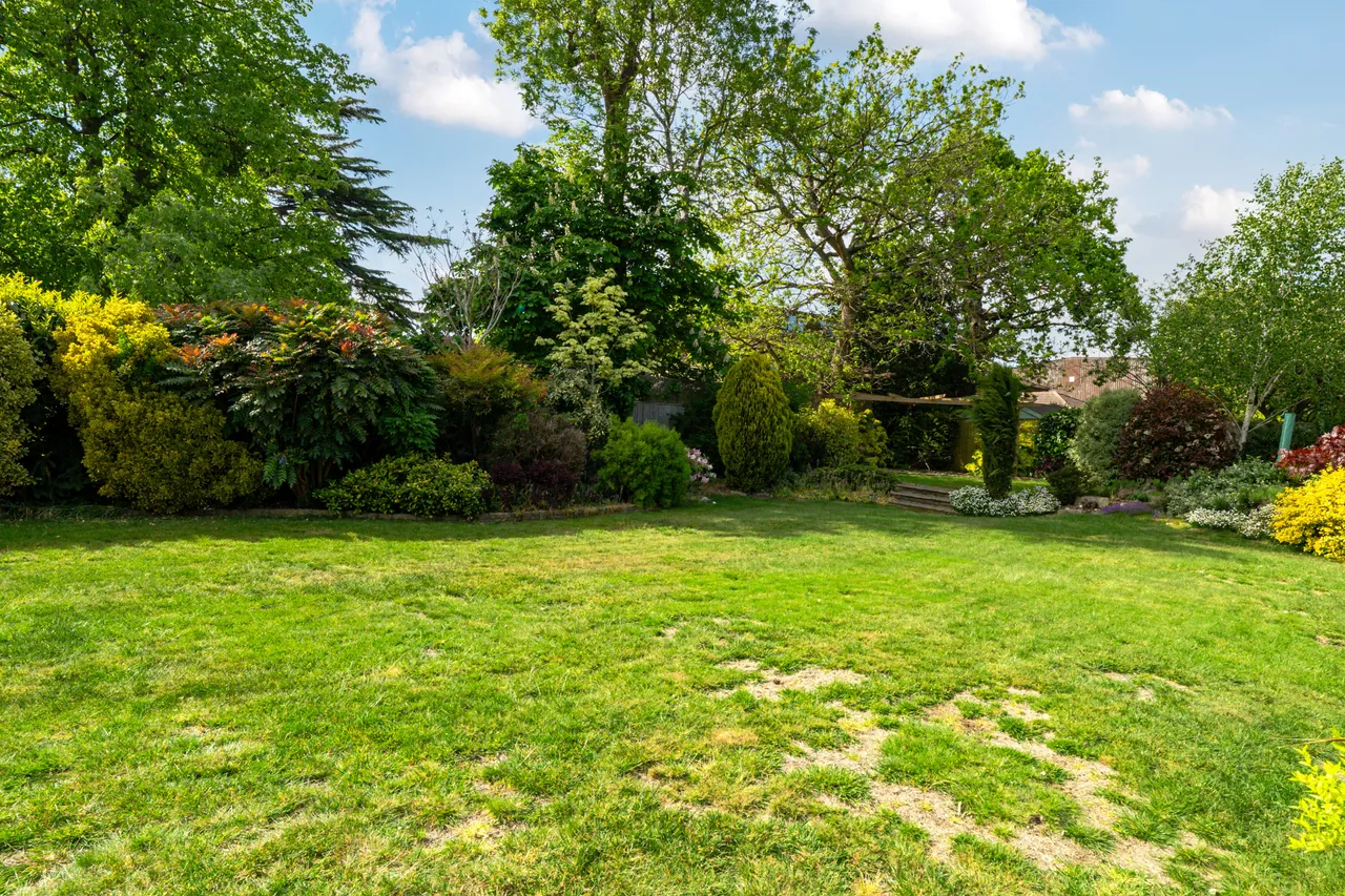 Hill Place, Farnham Common, SL2, photo 19