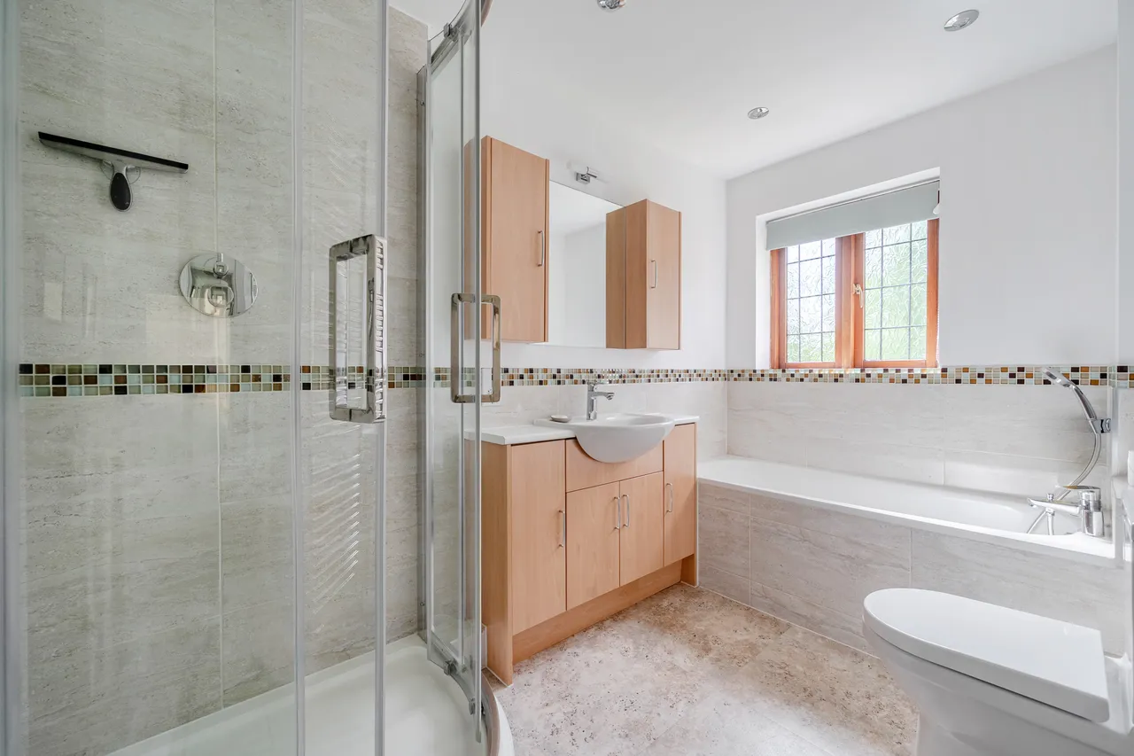 Hill Place, Farnham Common, SL2, photo 13