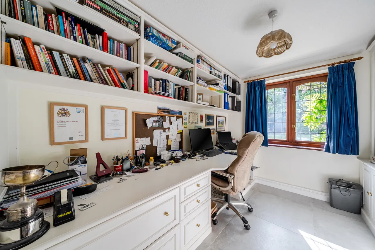 Hill Place, Farnham Common, SL2, photo 5