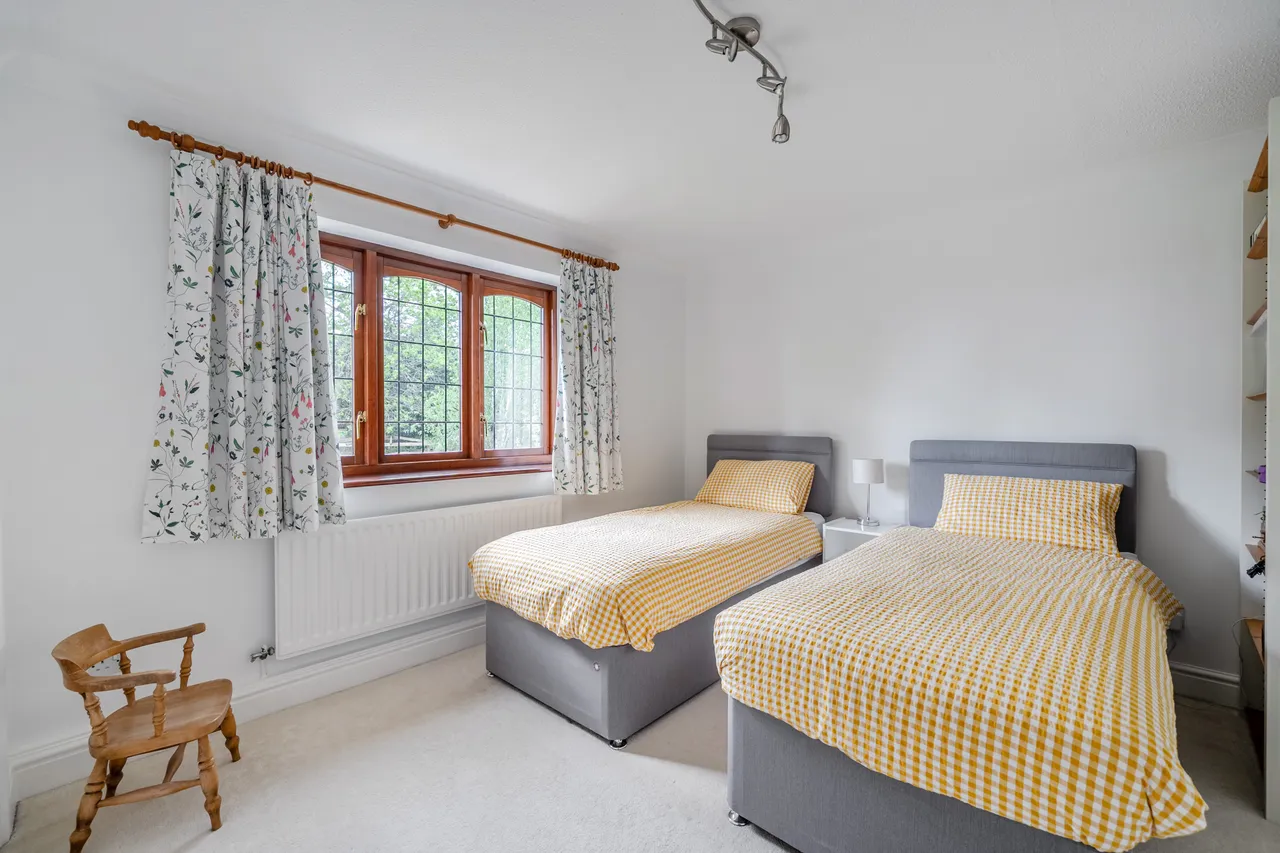 Hill Place, Farnham Common, SL2, photo 16