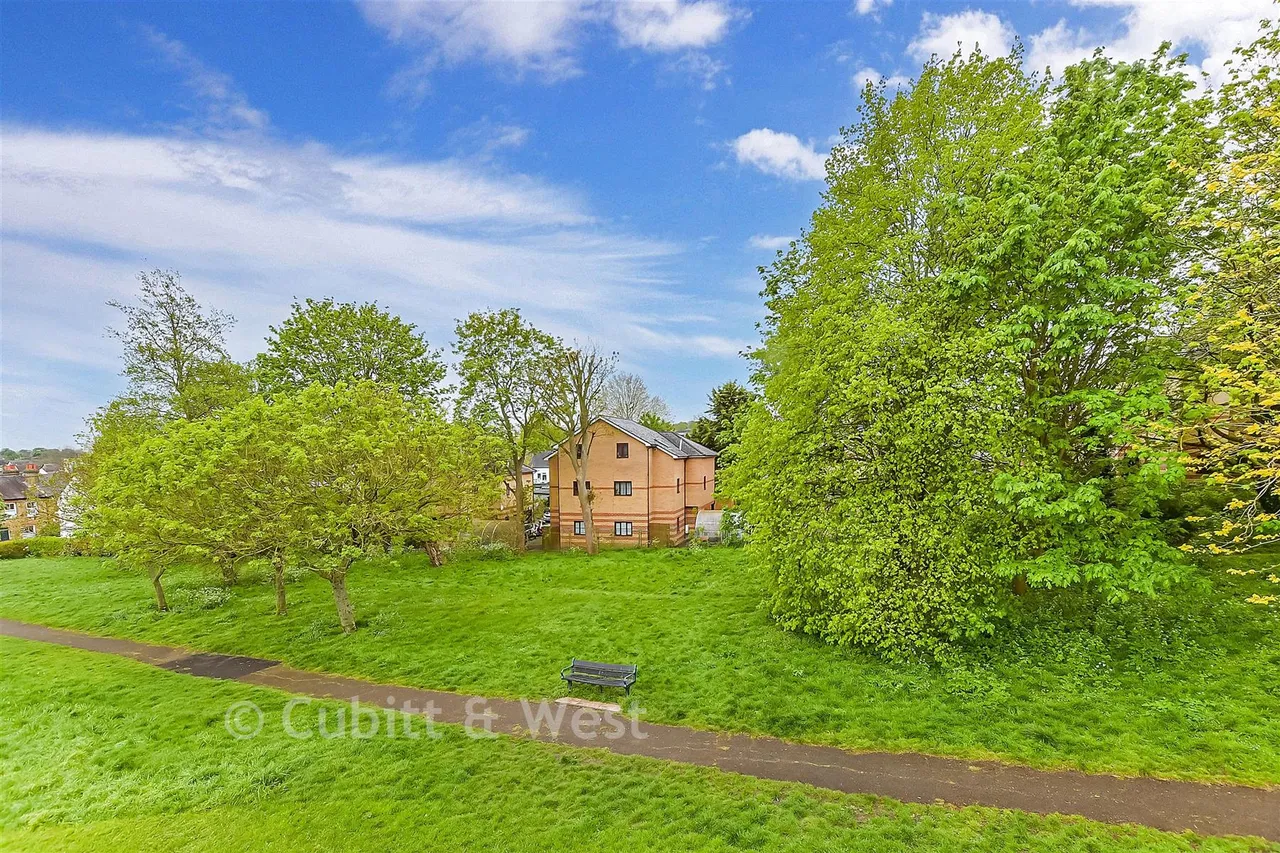 Benhill Road, Sutton, SM1, photo 2