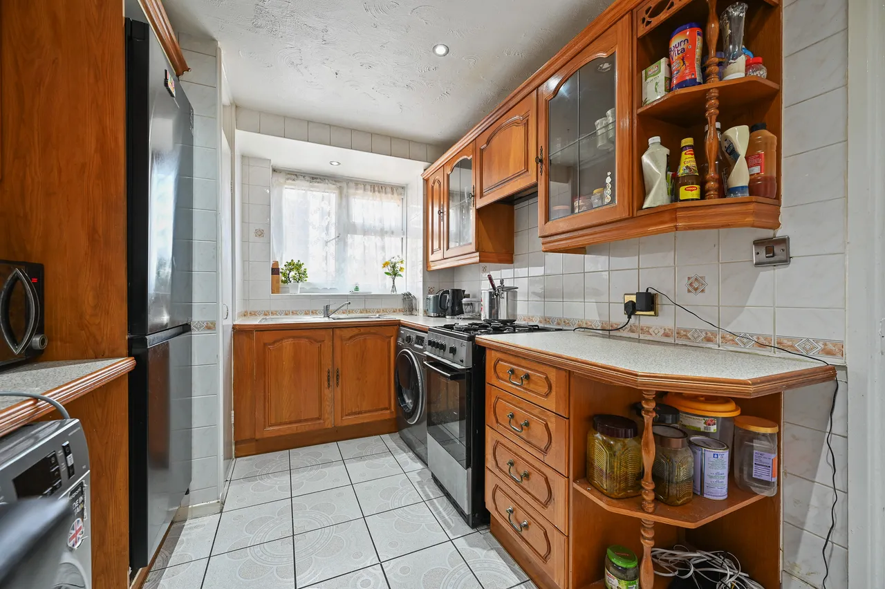 Swan Road, Southall, UB1, photo 4