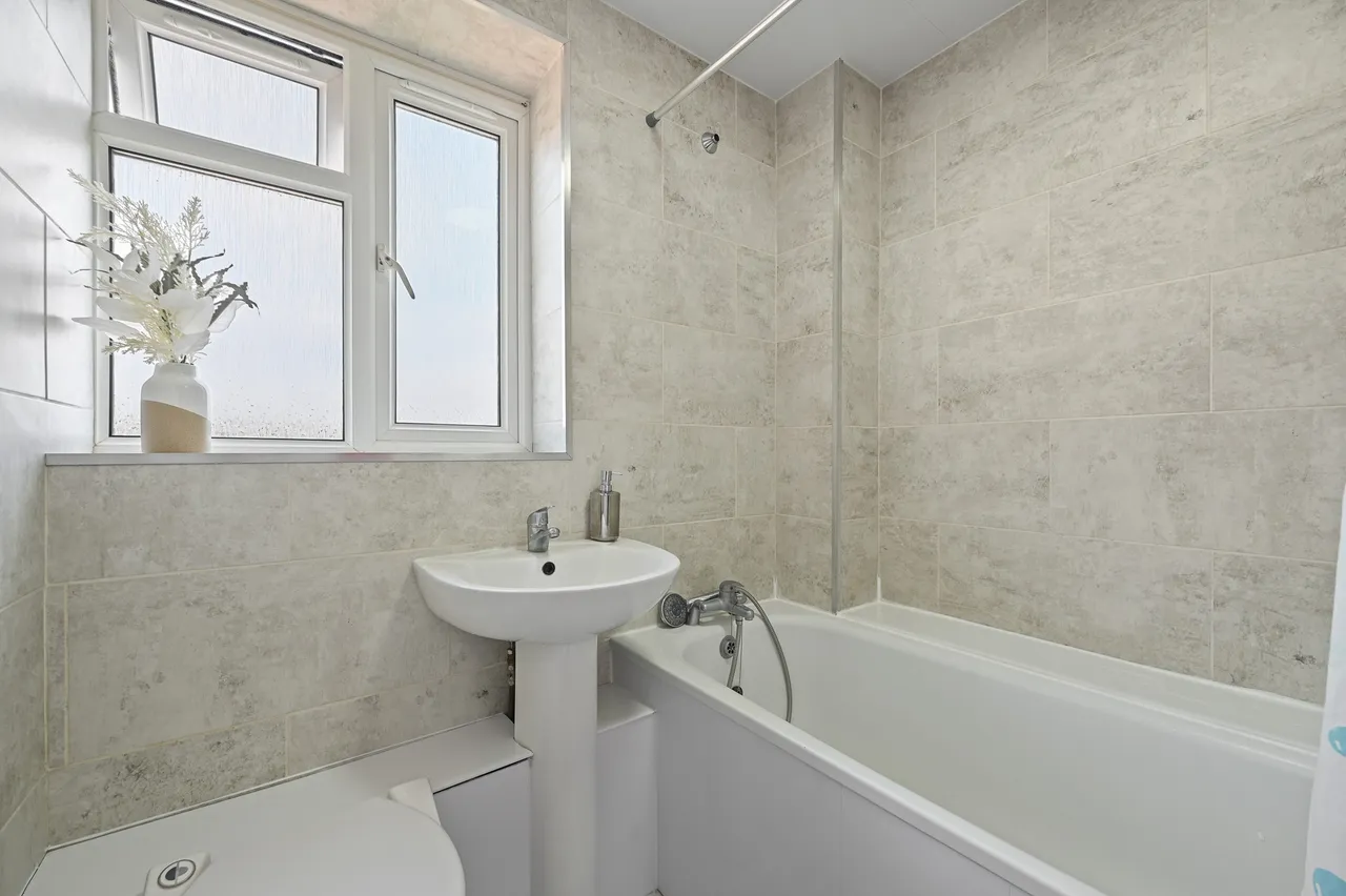 Swan Road, Southall, UB1, photo 7