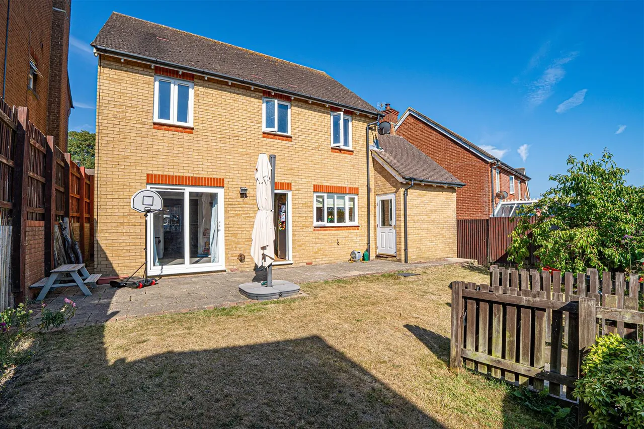 Newts Way, St. Leonards-On-Sea, photo 13
